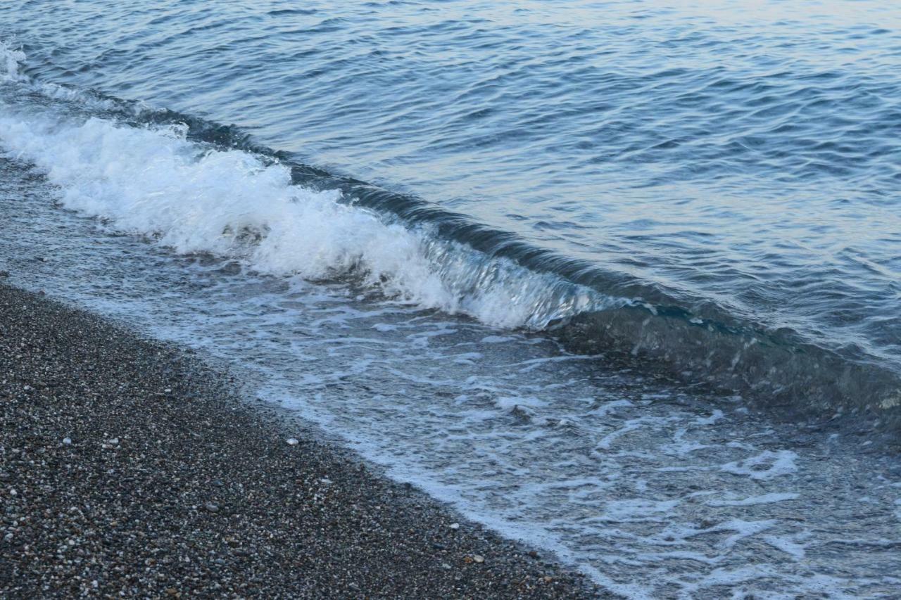 Appartamento I Puritani On The Beach Giardini Naxos Eksteriør bilde